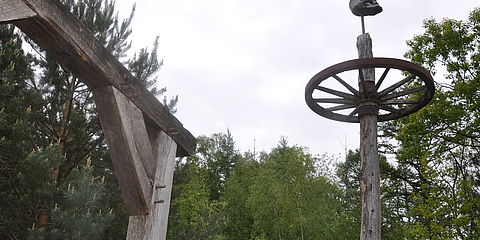 Galgen und Holzschädel am "Galgenbülten"