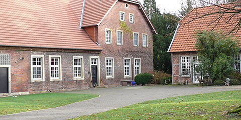 Sicht auf das angebaute Haupthaus an das alte Langhaus.